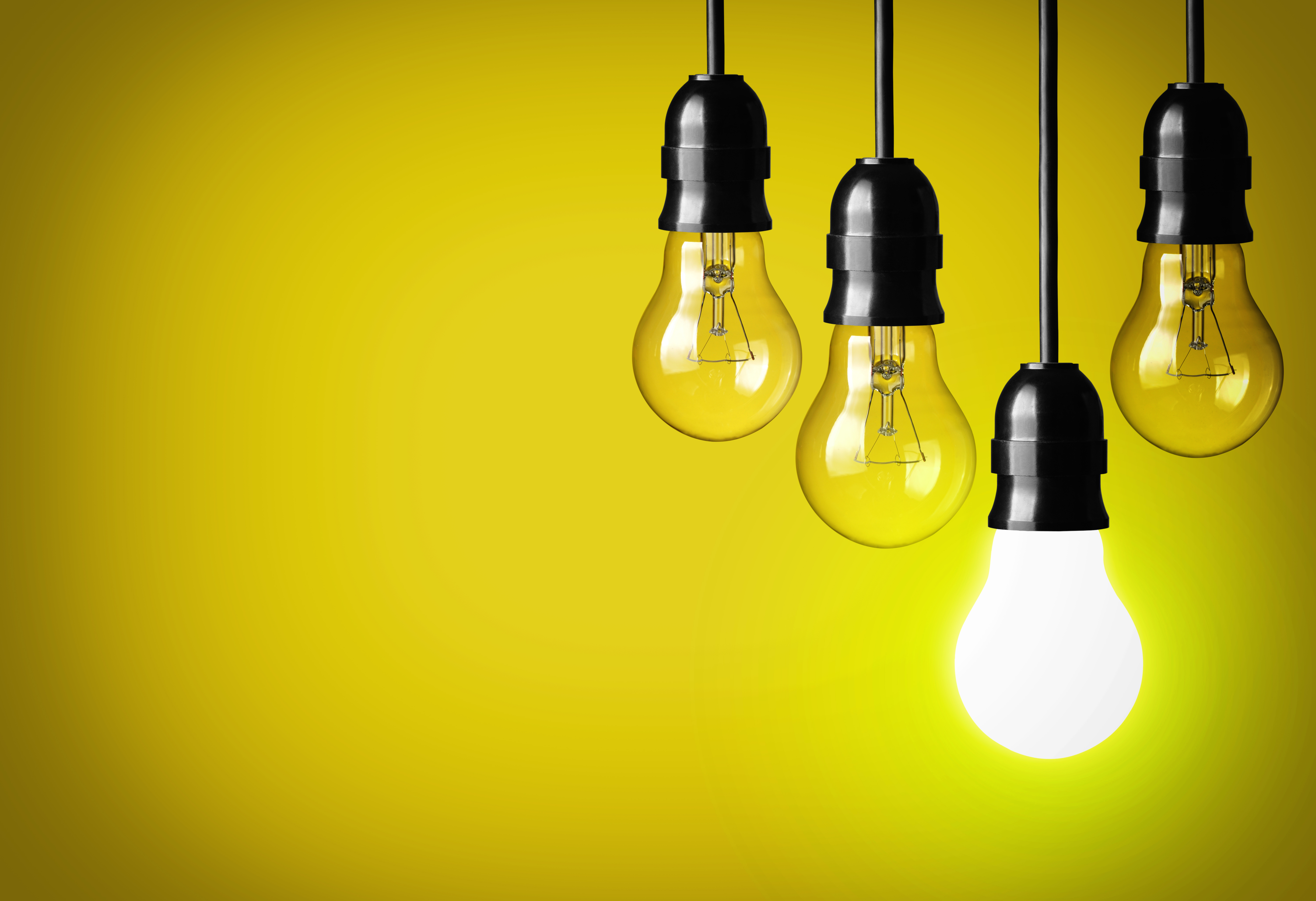 Lâmpadas representam boas ideias, premissa de empresas que querem inovar
